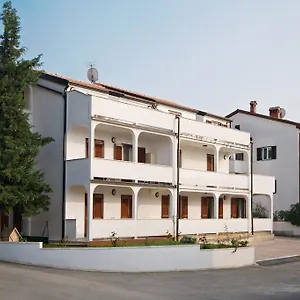 Ava Apartmán